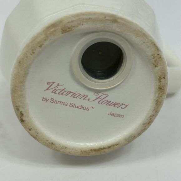 Sarma Studios Victorian Flowers 4.5" Oversized Salt & Pepper Shaker Set Handle - Picture 13 of 16